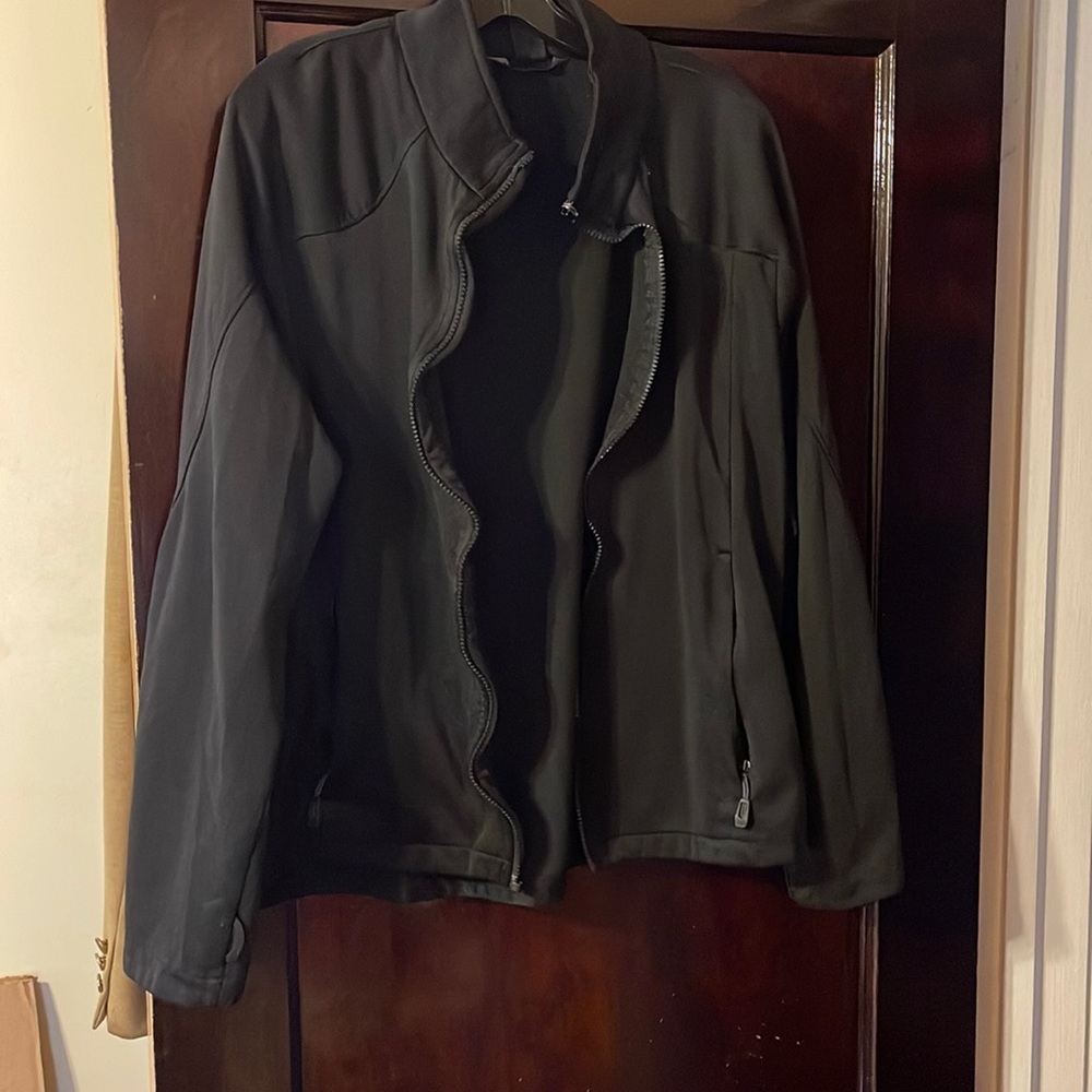 MOVING SALE NO HAGGLING NORTH END LARGE BLACK ZIP UP MEN JACKET.